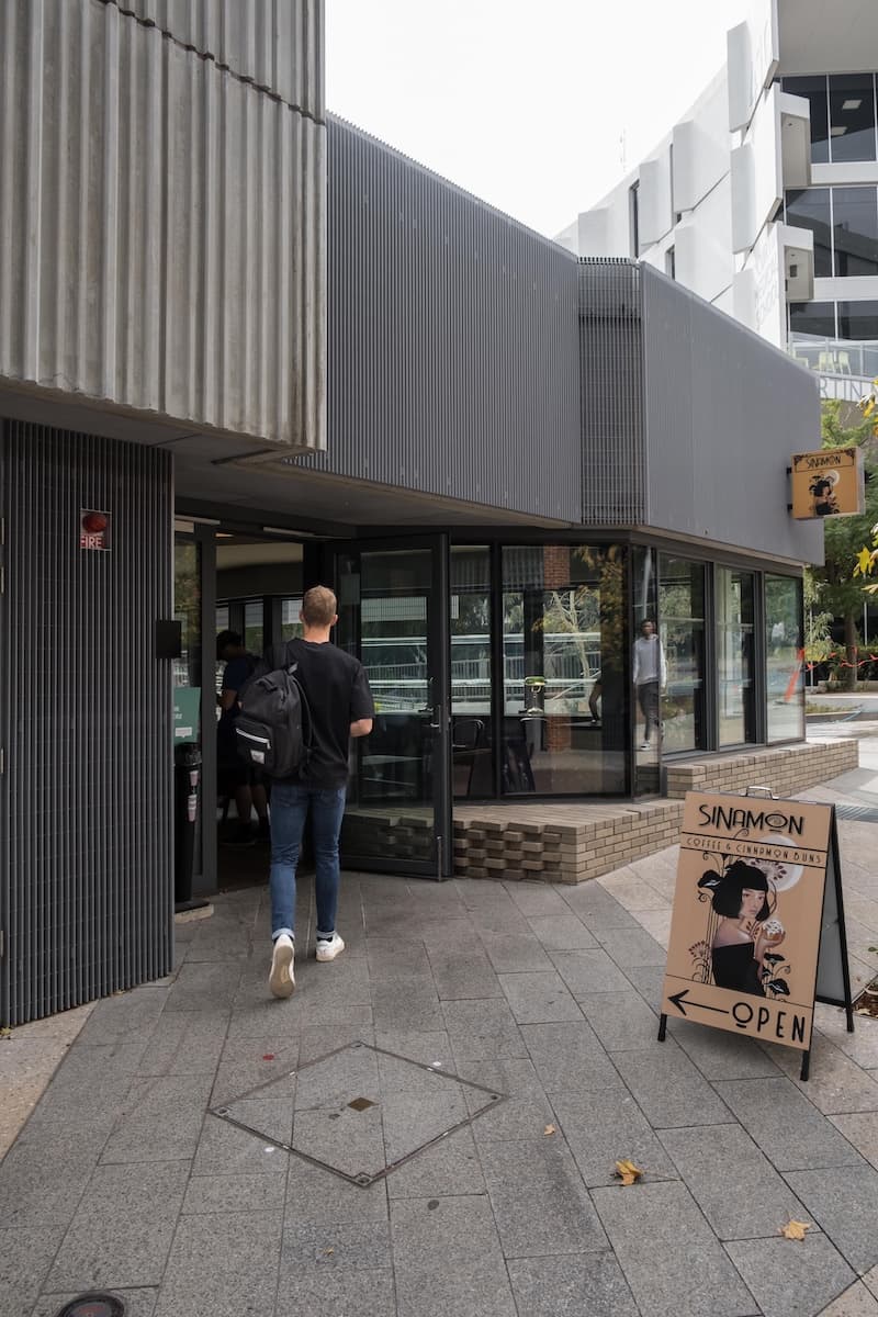Horizons West shuttle picking up passengers