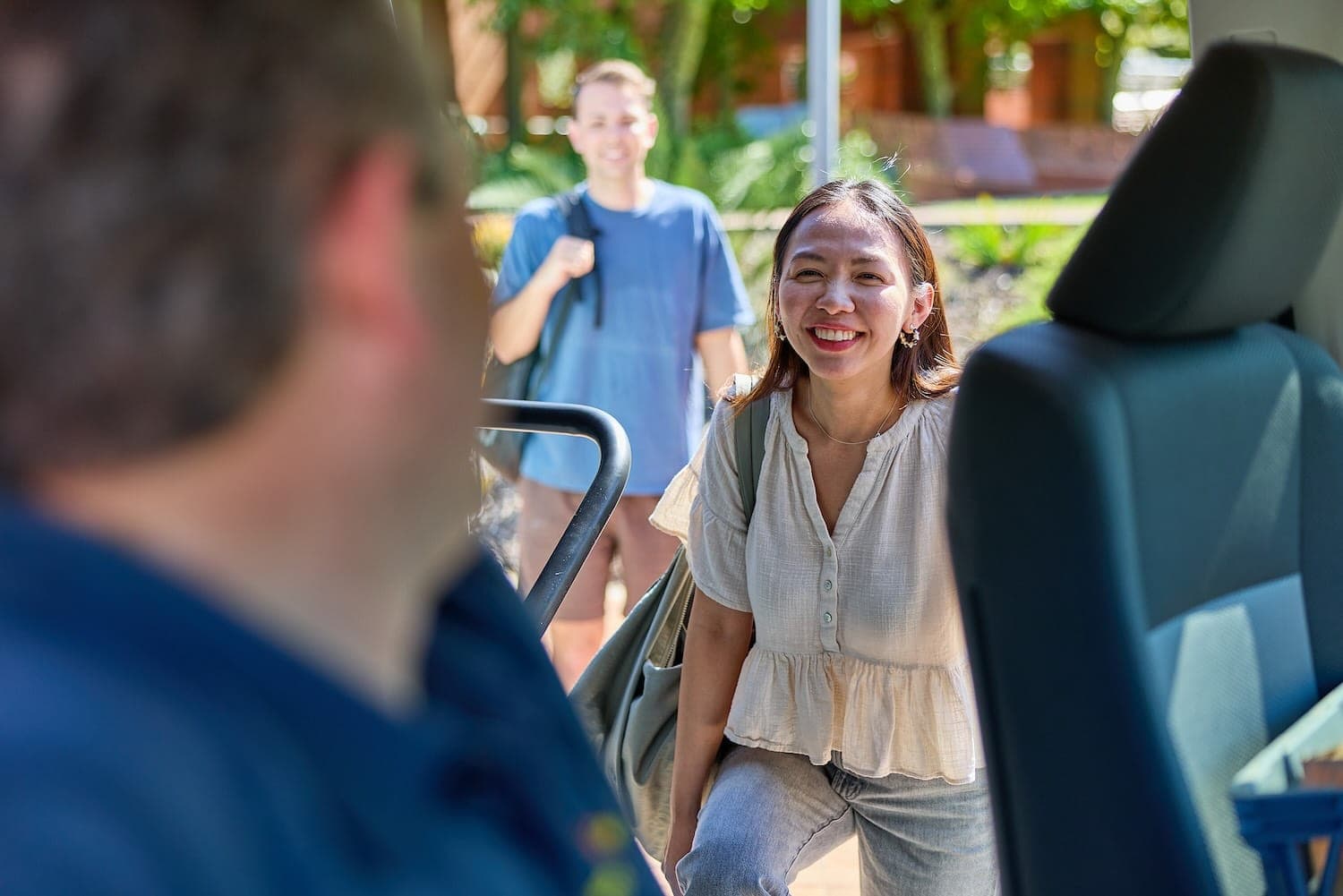 Students boarding Horizons West shuttle